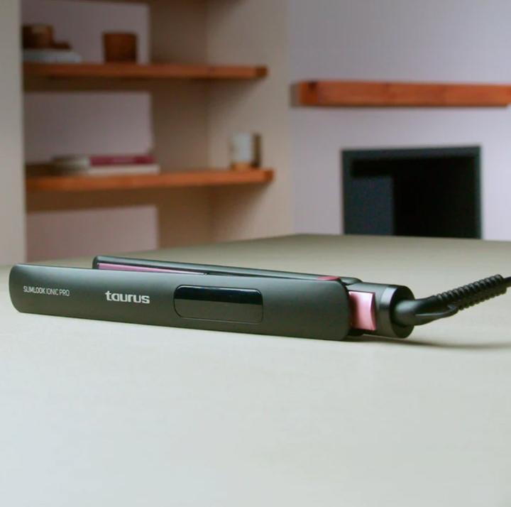 Actual product image Taurus Prostownica do włosów Slimlook Ionic Pro (Straightening iron)