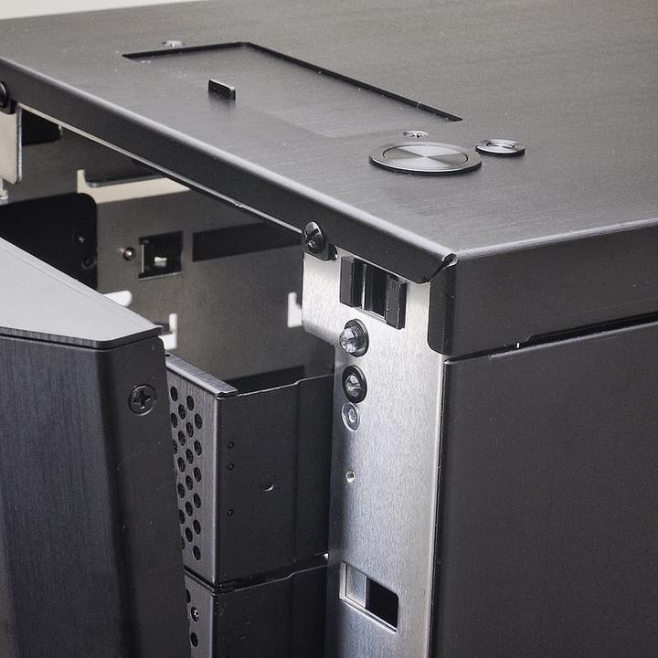 Actual product image Lian-Li Pc-A79b (HPTX, XL-ATX, E-ATX, mATX, ATX)
