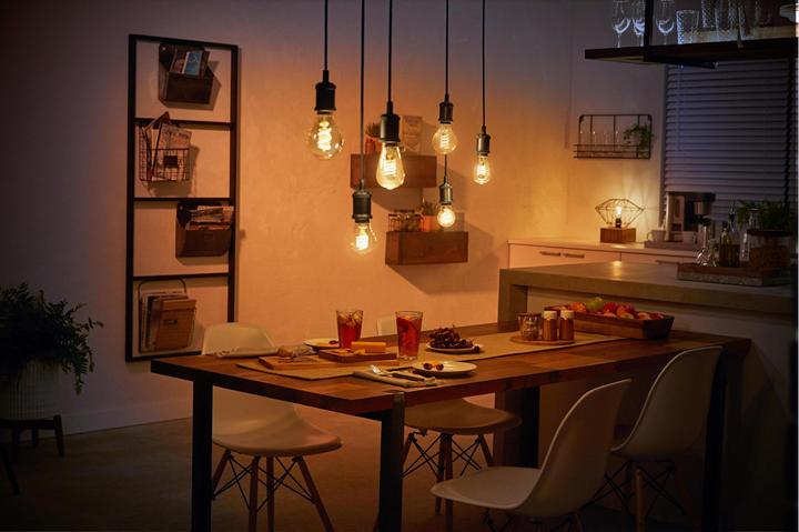 Produktbild Philips Hue White BT (E27, 7 W, 550 lm, 1 x, G)