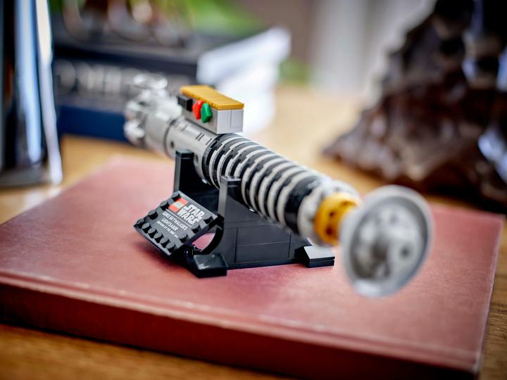Image du produit LEGO Le sabre laser de Skywalker (40730, LEGO Star Wars)