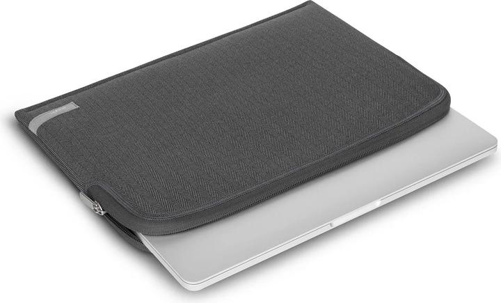 Actual product image Moshi Pluma Laptop Sleeve (14", Apple)