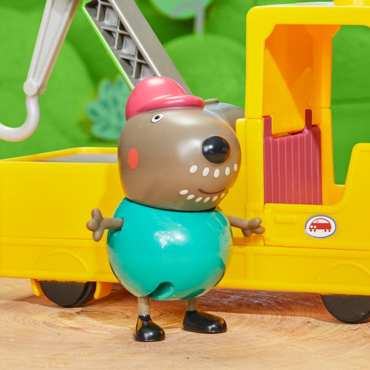 Produktbild Hasbro Peppa Pig Grandad Dogs Tow Truck Abschleppwagen