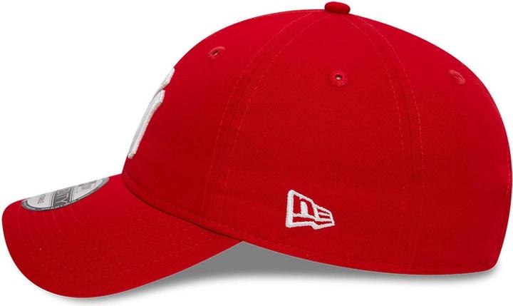 Actual product image New Era 9Twenty Casual Cap - New York Yankees Red