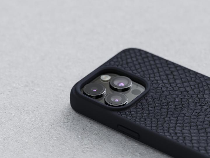 Produktbild Njord Hard-Cover Salm.Leather Magsafe Case Black (Apple iPhone 15 Pro)