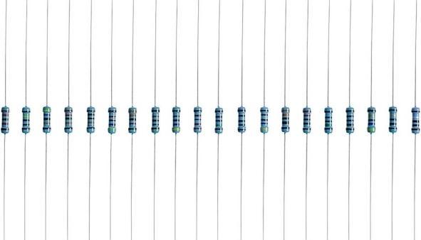 Actual product image Quadrios 22P097 Metal film resistor range 22 k? axial leaded 0.5 W 1 % 1 set