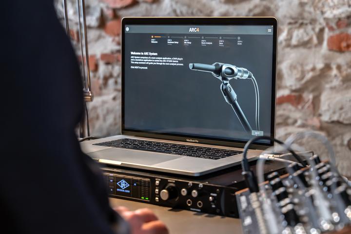 Actual product image IK Multimedia ARC 4 (Microphone)