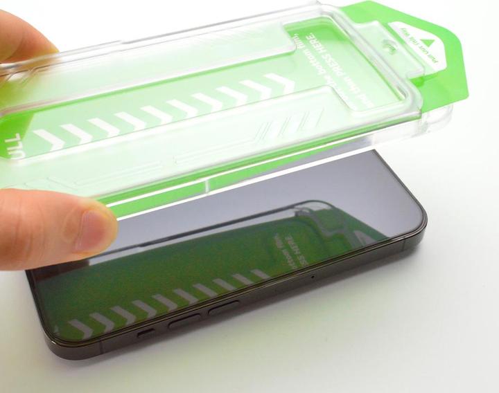 Produktbild Wozinsky 9H gehärtetes Glas mit Montagerahmen für iPhone 13 Premium Glass – Schwarz (1 Stück, Apple iPhone 13)