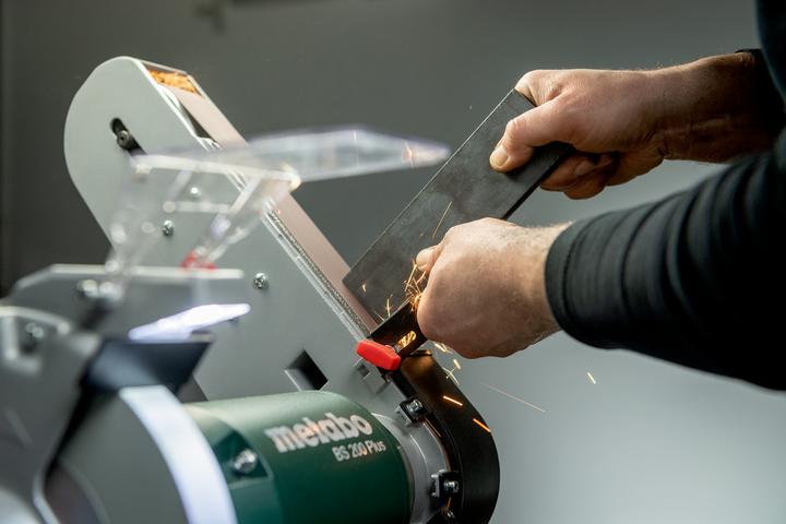 Immagine prodotto Metabo BS 200 Plus (Smerigliatrice, Tritacarne da banco, 450 W)