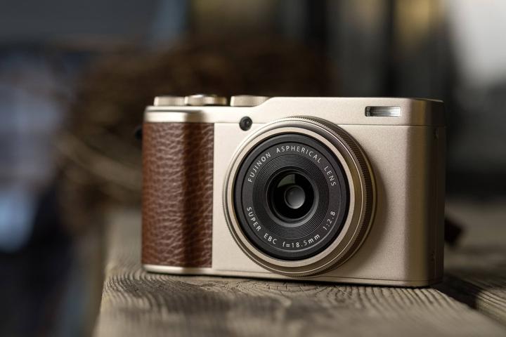 Actual product image Fujifilm XF10 (18.5 mm, 24.20 Mpx, APS-C / DX)