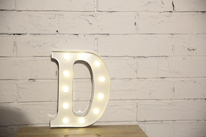 Produktbild Vegas Lights Buchstabe D