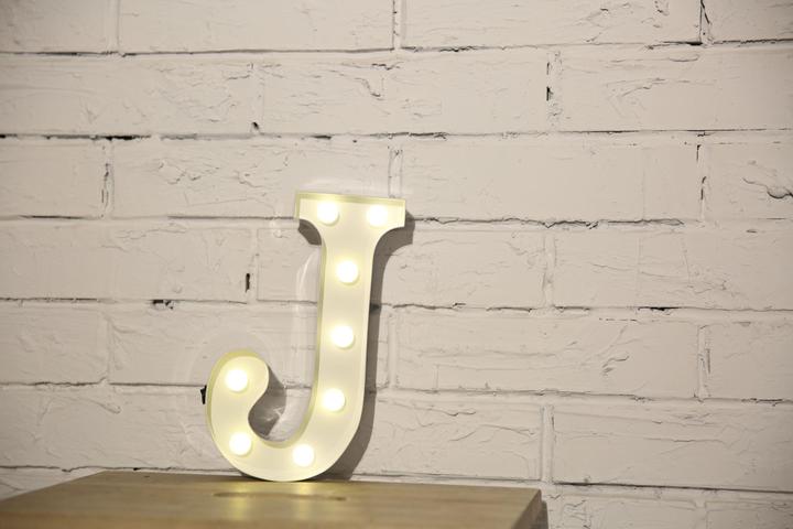 Produktbild Vegas Lights Buchstabe J