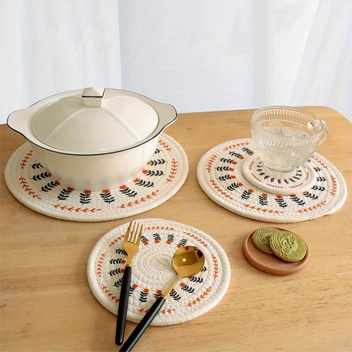 Actual product image Alopini Scandinavian-inspired, woven, heat-resistant cotton placemat - versatile (1 x)