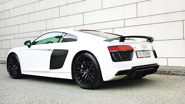 12h AUDI R8 V10 PLUS V10 Noleggio (1 pers.)