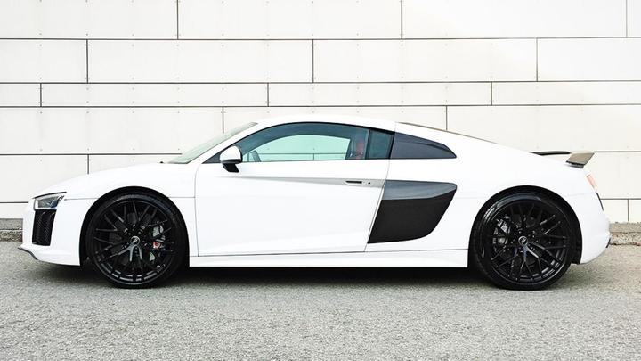 Immagine prodotto 12h AUDI R8 V10 PLUS V10 Noleggio (1 pers.)