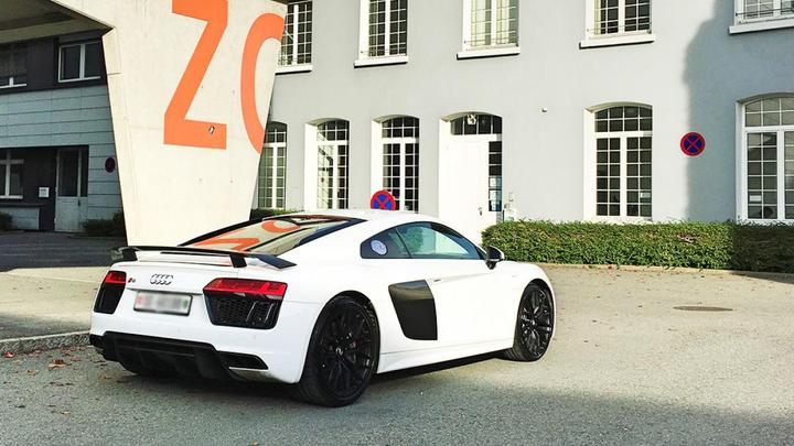 Immagine prodotto 12h AUDI R8 V10 PLUS V10 Noleggio (1 pers.)