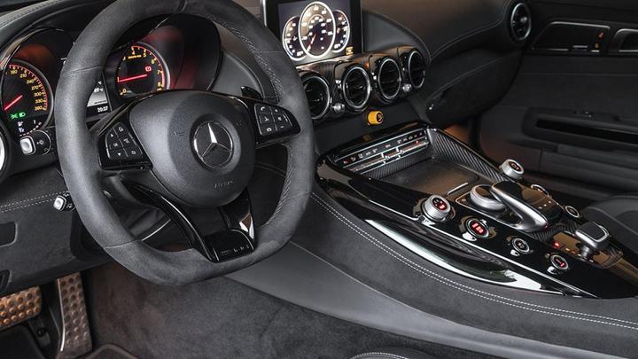 Produktbild 12h Mercedes AMG GT R mieten