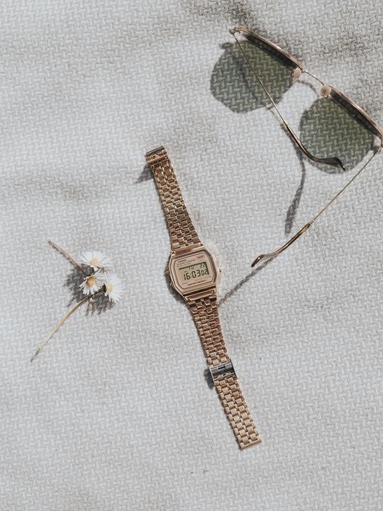 Actual product image Casio Retro Vintage - A158WETG-9AEF (Digital watch, 34 mm)