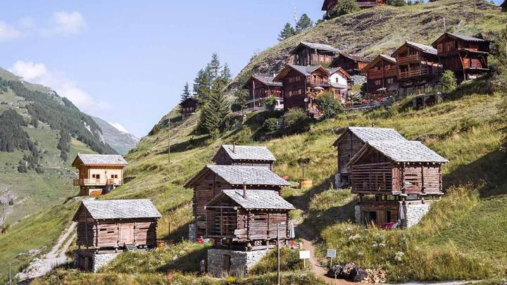 Actual product image Luxury mountain lodge & paragliding (2 pers.)