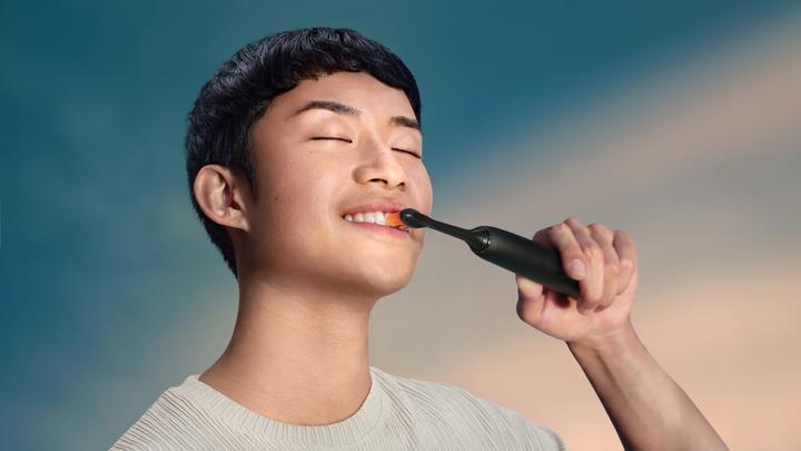 Actual product image Philips Sonicare DiamondClean Smart 9400 HX9917/89 Sonic electric toothbrush with app (Sonic toothbrush)