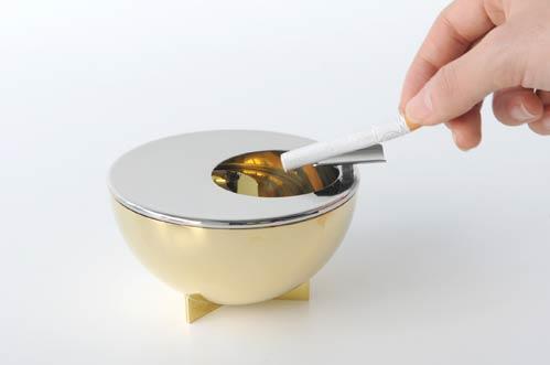 Produktbild Alessi Bauhaus Aschenbecher 90047