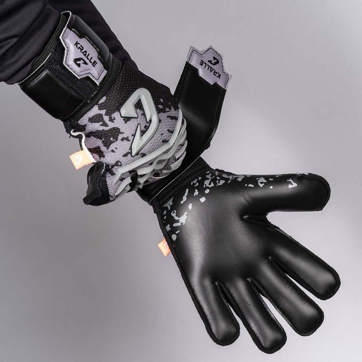Immagine prodotto Catch & Keep Guanti da calcio Claw Splash taglia 6 Grigio Guanti da portiere (6)