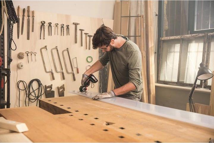 Produktbild Bosch Home & Garden AdvancedCut 18 (Akku Kettensäge)