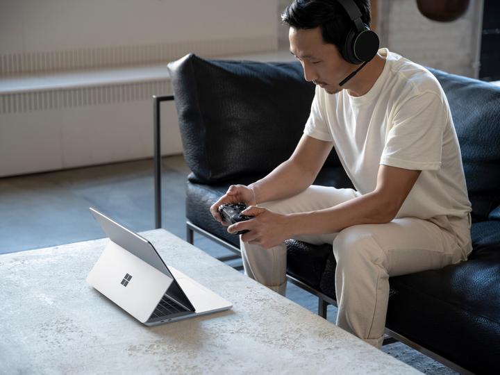 Produktbild Microsoft Surface Laptop Studio (14.40", Intel Core i5-11300H, 16 GB, 256 GB, DE)