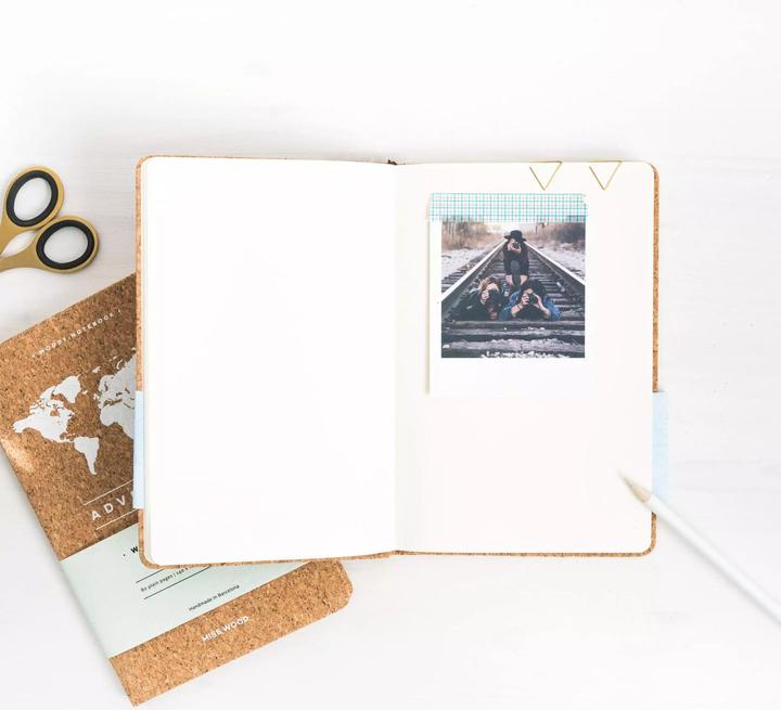 Immagine prodotto Miss wood Woody Notebook Cork - A5 - Travel is my Therapy (A5, Nessuna, Copertina rigida)