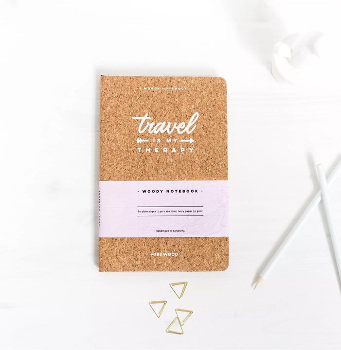 Immagine prodotto Miss wood Woody Notebook Cork - A5 - Travel is my Therapy (A5, Nessuna, Copertina rigida)