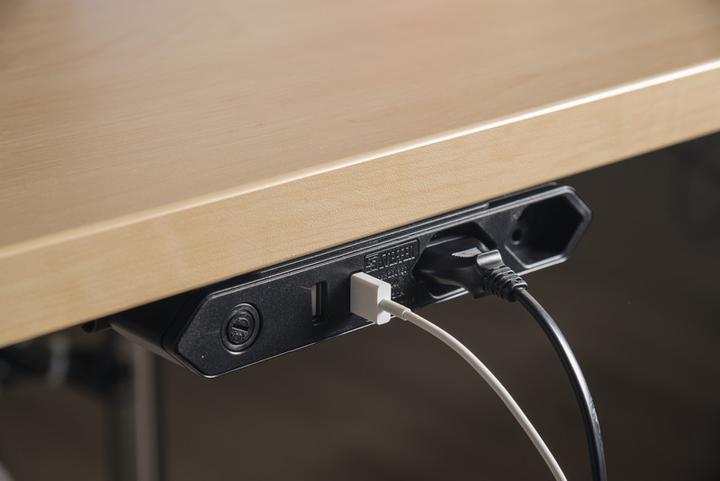 Produktbild Steffen Steba IQ inkl. Clip-Befestigung (2 x, Typ 13, USB-A, 1.50 m)