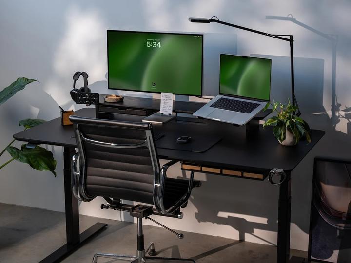 Produktbild Balolo Desk Cockpit All Black (Massiv) Schreibtisch