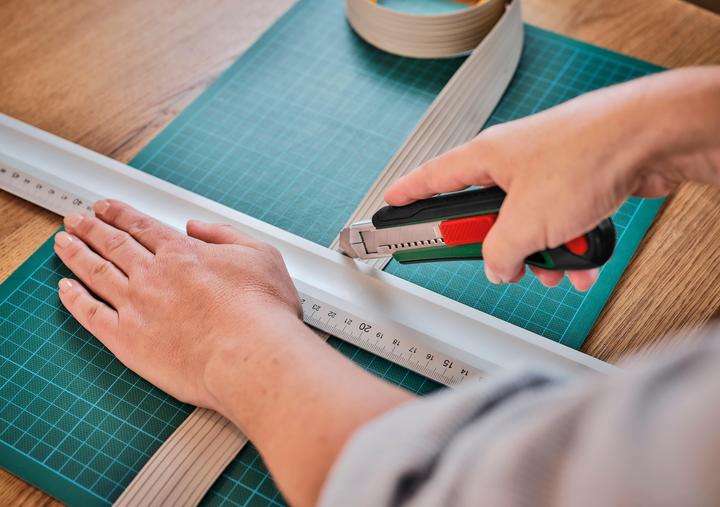 Actual product image Bosch Professional BOSCH cutter knife snap-off blades, 1600A032US, 18 mm, 10 pieces (Replacement blade)