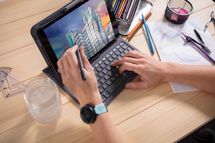 Immagine prodotto Zagg Messaggero Folio 2 (CH, iPad 2020 (8. Gen), iPad 2019 (7° gene), iPad Air 2019 (3. Gen), iPad 2021 (9a generazione))