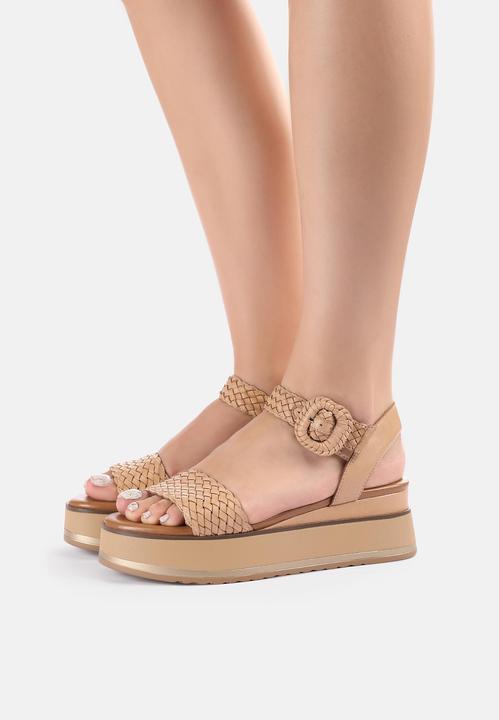 Inuovo Es wird ein neuer Liebling für den Schuhschrank gesucht? Was hältst du von dieser komfortablen und s (39)