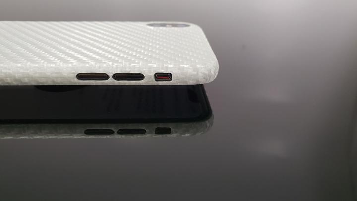 Immagine prodotto Nevox Copertura in carbonio madreperla (Apple iPhone XS)