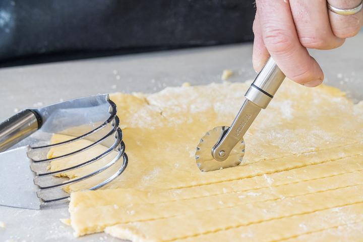 Actual product image Kitchen Craft Dough hand kneader