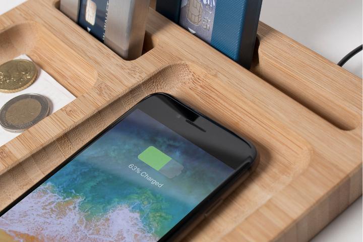 Actual product image Walter Wallet double dock