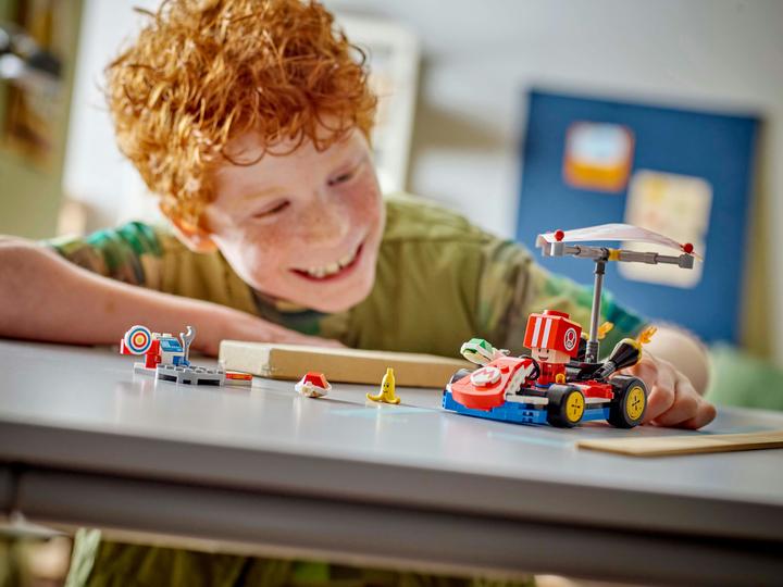 Actual product image LEGO Mario Kart - Standard Kart (72032, LEGO Super Mario)