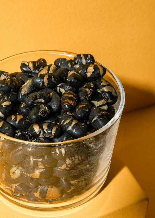 Produktbild KoRo Schwarze Sojabohnen, geröstet und gesalzen (750 g)