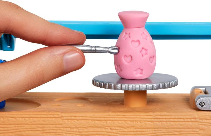 Immagine prodotto Barbie Rilassati e crea con il playset dello studio d'arte e la bambola