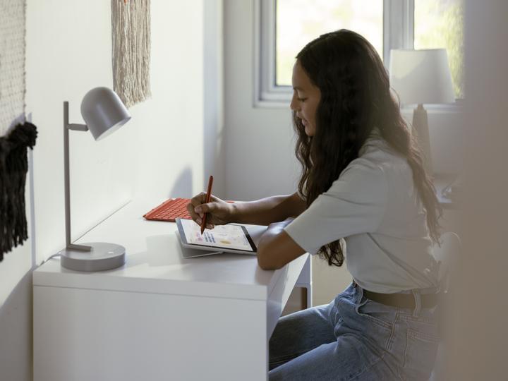 Produktbild Microsoft Surface Go 3 (10.50", Intel Pentium Gold 6500Y, 8 GB, 128 GB)