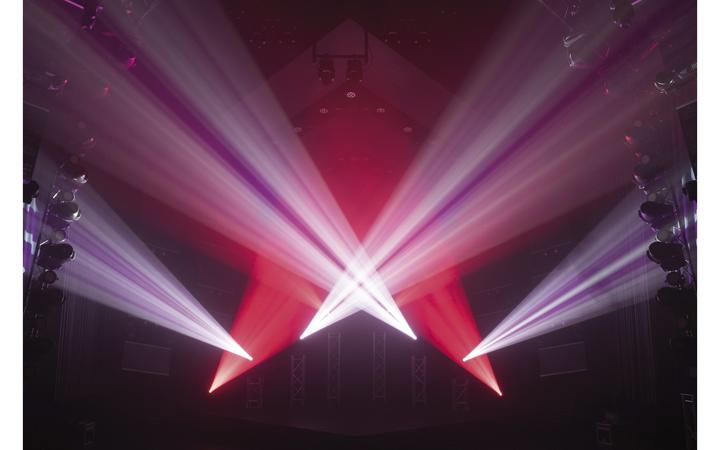 Produktbild Showtec Phantom 130 Spot (Moving Bar)