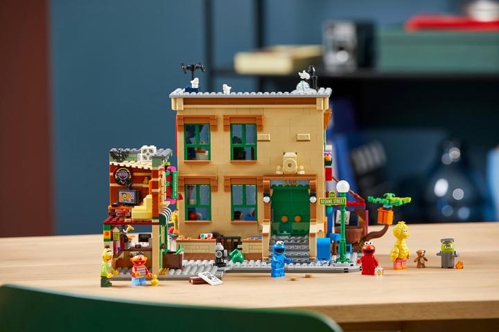 Immagine prodotto LEGO 123 Sesame Street (21324, LEGO Ideas, Set LEGO rari)
