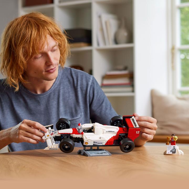 Produktbild LEGO McLaren MP4/4 & Ayrton Senna (10330, LEGO Icons)