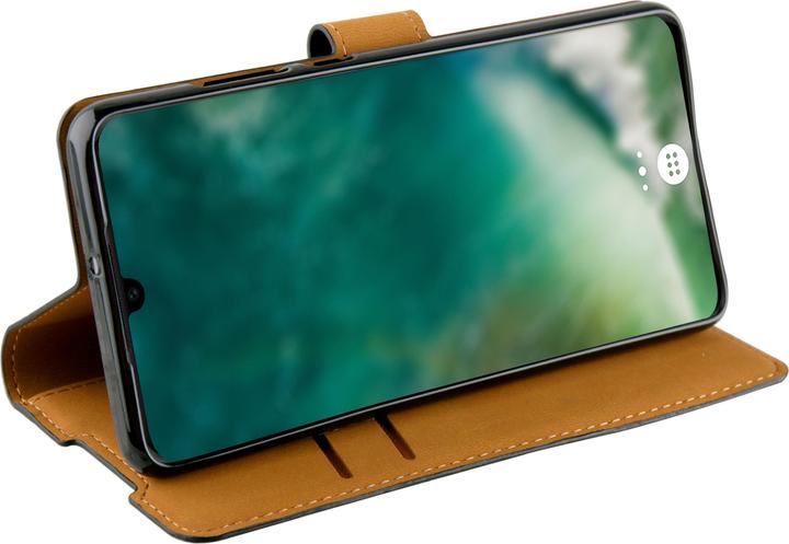 Actual product image Xqisit Slim Wallet (Huawei P30)