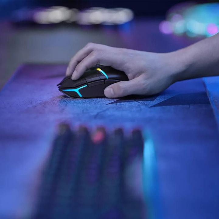 Produktbild Corsair Nightsabre (Kabelgebunden, Kabellos)