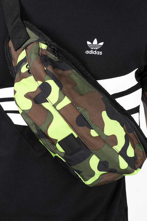 Produktbild Urban Classics Camo Shoulder Bag