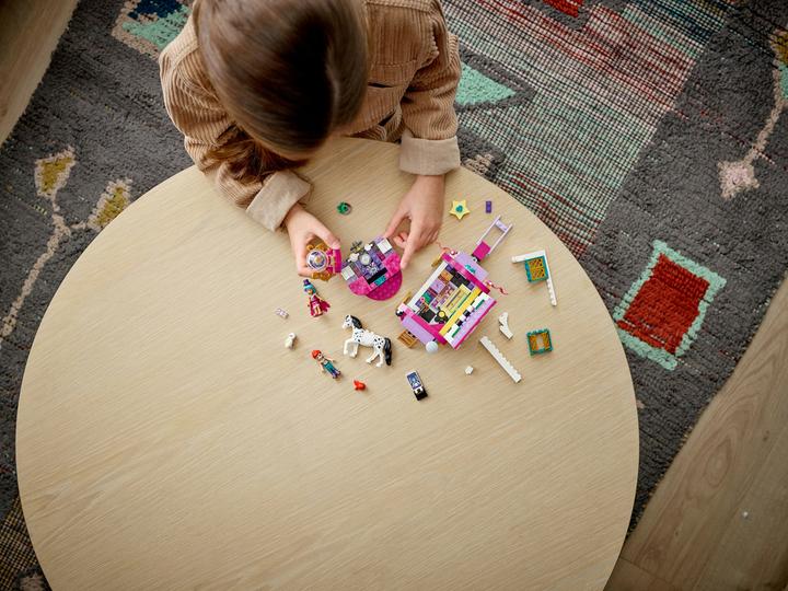 Produktbild LEGO Magischer Wohnwagen (41688, LEGO Friends)