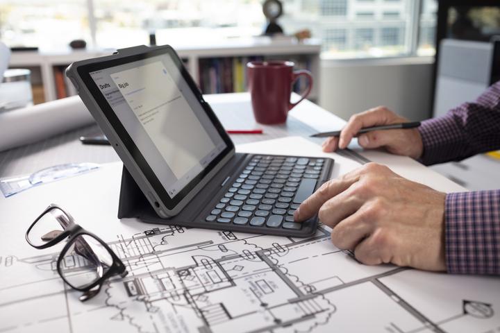 Produktbild Zagg Pro Keys (CH, iPad Pro 11 2018 (1. Gen), iPad Air 2020 (4. Gen), iPad Air 2022 (5. Gen))