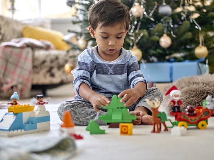 Produktbild LEGO Winterspass mit dem Weihnachtsmann (10837)